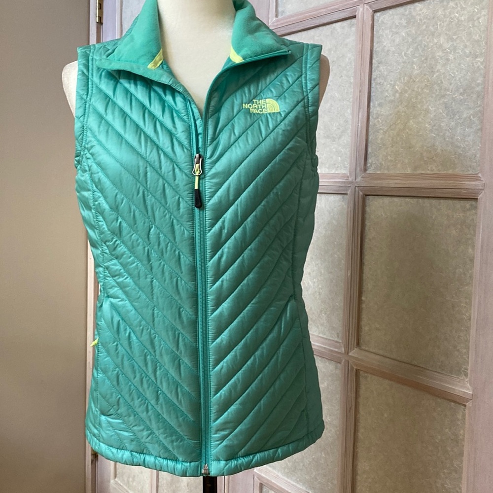 The North Face Seafoam Green Lightweight Vest- Size Small.